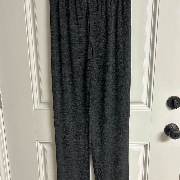 Chicos Travellers Essential Heather Gray Straight Leg Pant Size 1 - Picture 2 of 5